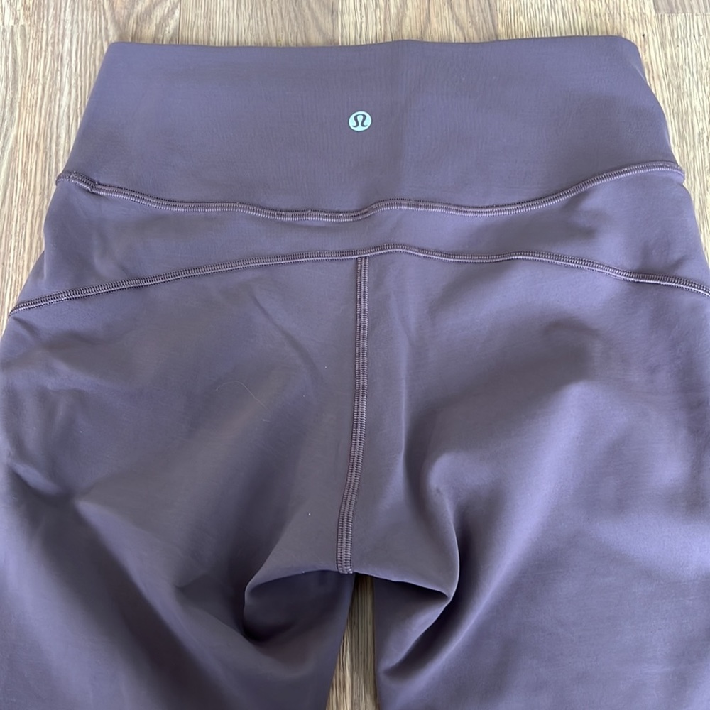 Lululemon in movement arctic plum leggings sz 8 - Picture 4 of 5